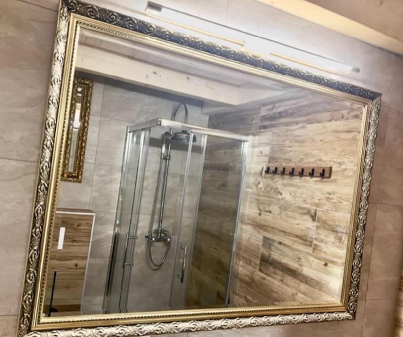 Chic Small New Apartment Up To 4 People, Pets Allowed Lens Exterior foto